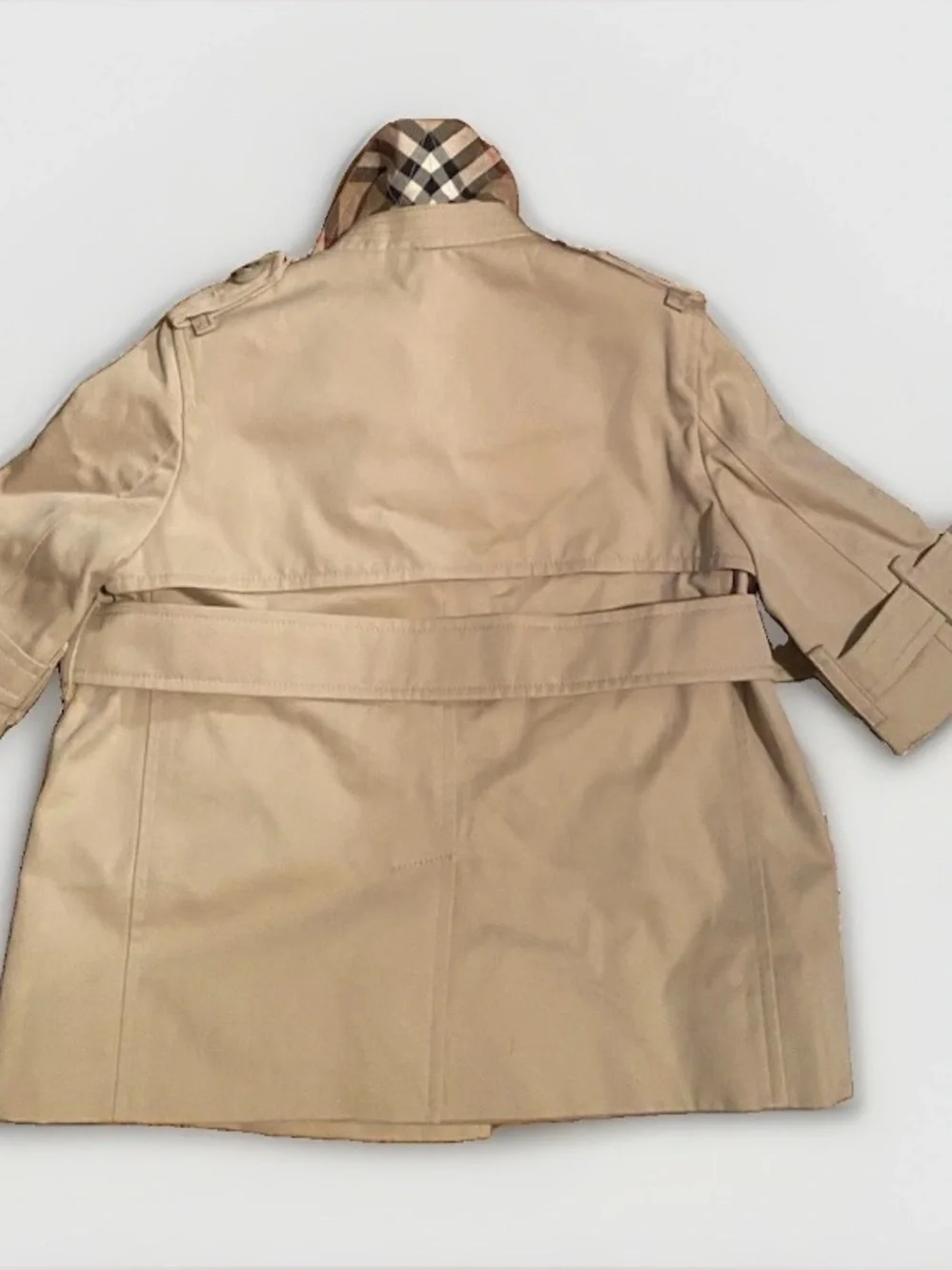 Burberry Kids Beige Double-Breasted Trench with Belt - Size 6M Pre Loved 💕